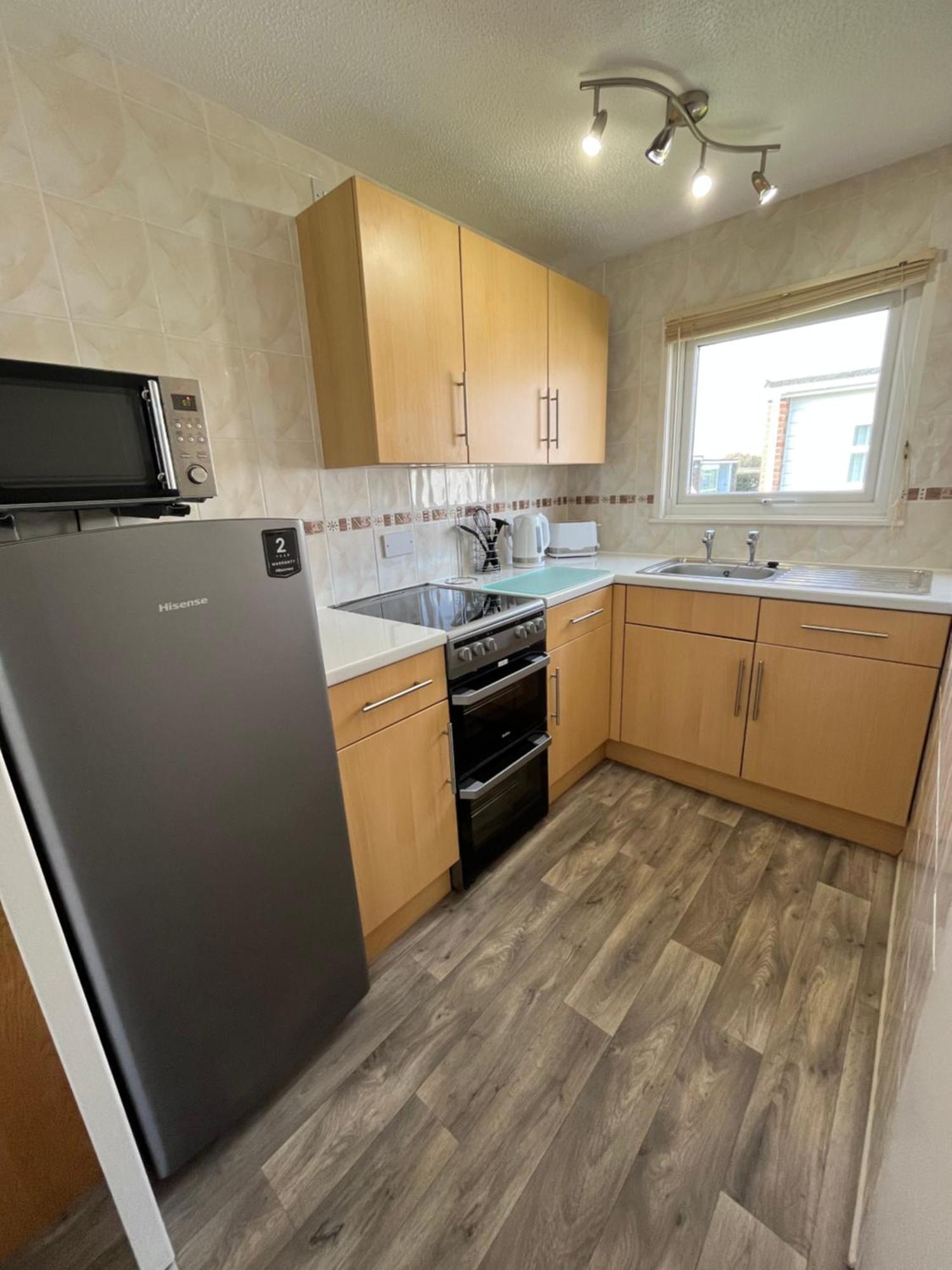 Chalet 192, Hemsby - Two Bed Chalet, Sleeps 5, Pet Friendly, Bed Linen And Towels Included Buitenkant foto